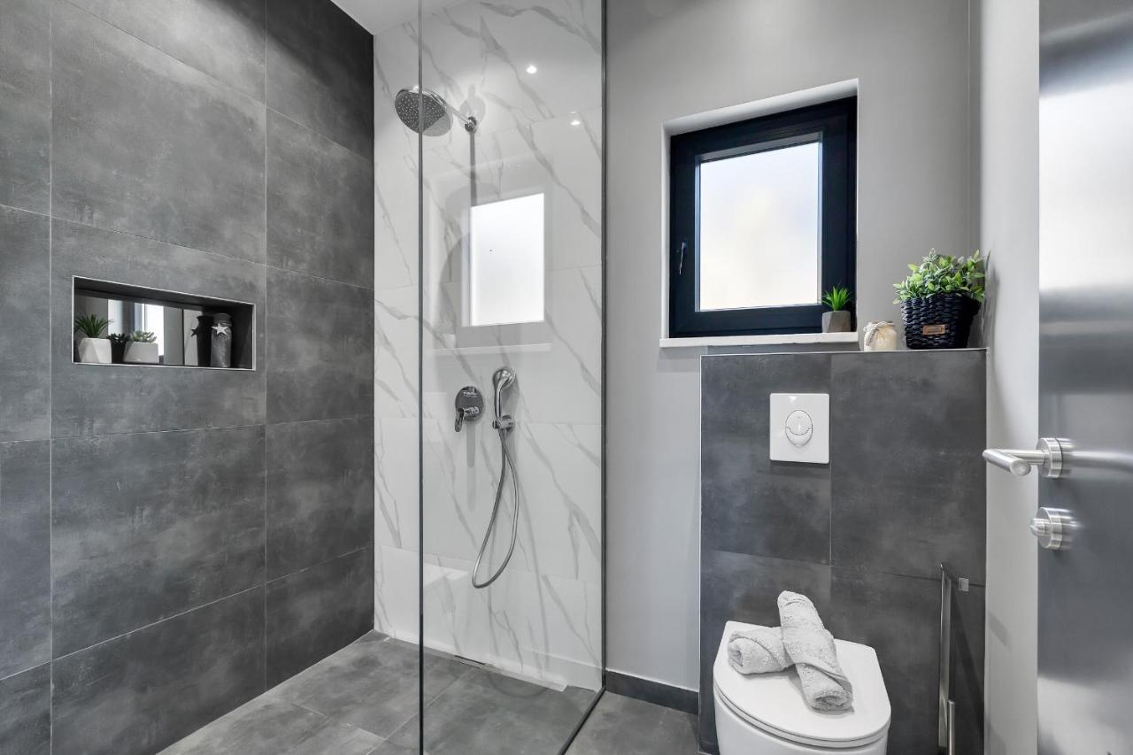 Luxury Black Pearl With Jacuzzi *